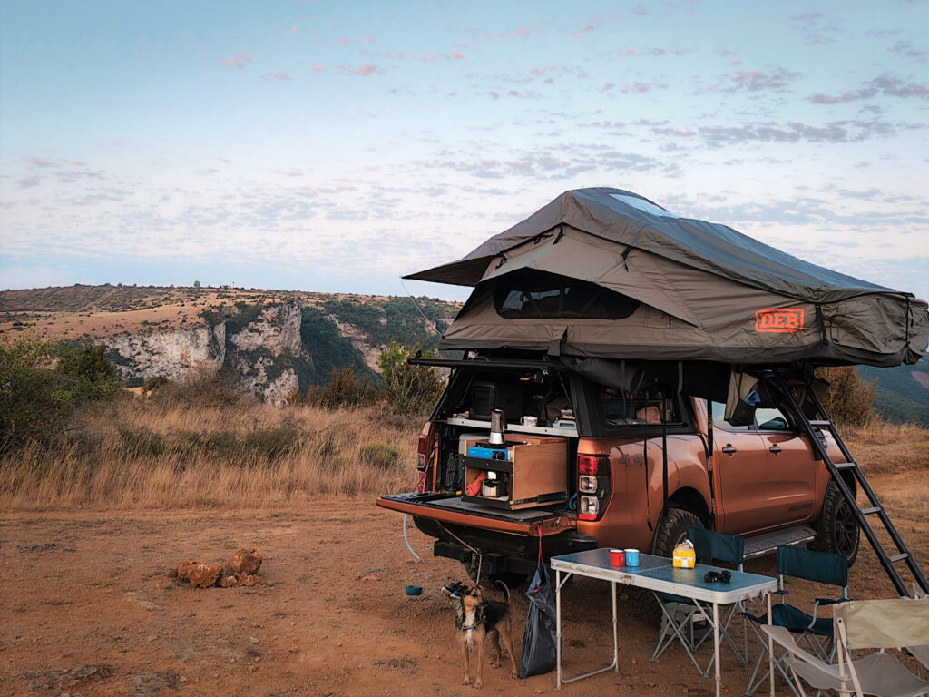 Ford Ranger tente de toit Melbourne III en bivouac