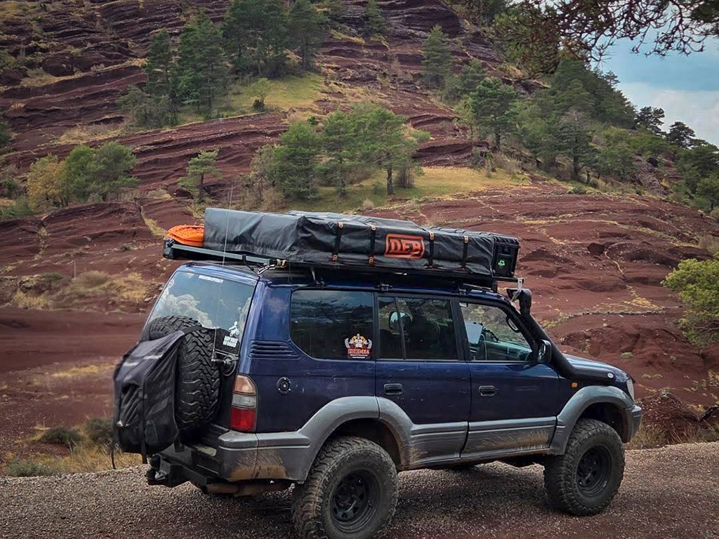 Toyota KZJ 1998 préparé pour le voyage et le bivouac
